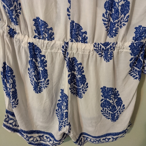 Pre-Worn White and Blue Romper XL with Korean label 🏷️ OBO - Picture 14 of 14